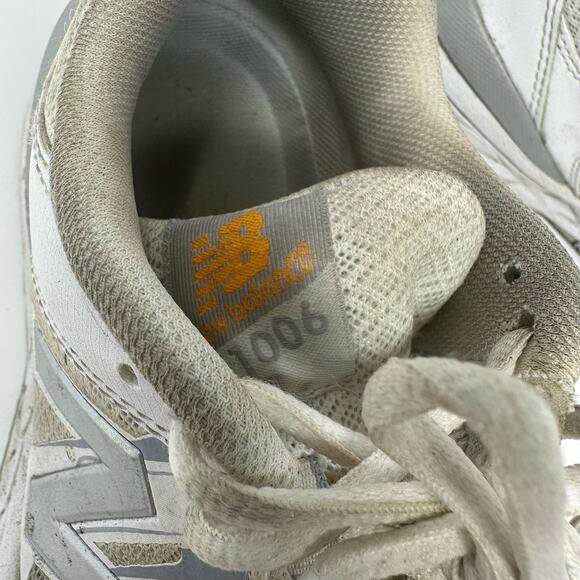 New Balance Size 7 Sneakers White Gray Lace Up Running Jogging Exercise Gym - Picture 4 of 7